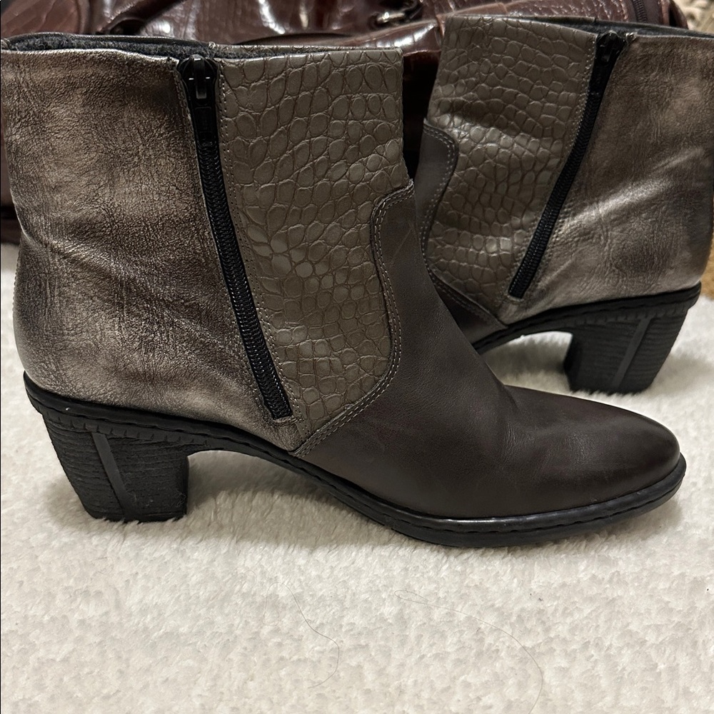 Like new Reiker boots